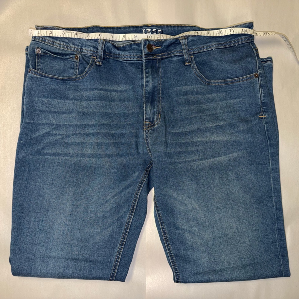 Men’s Izod Light Color Blue Jeans Size 38 X 32 Regular Straight Fit